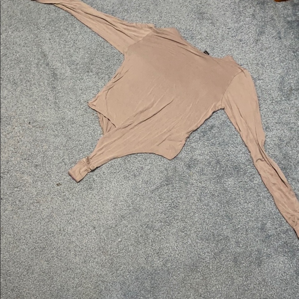 Long-sleeved body suit